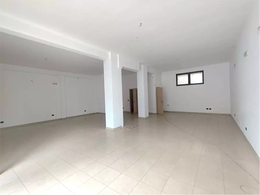 Immagine 2 di Laboratorio in affitto  in Estramurake G. B. Molignani 39 a Acquaviva Delle Fonti