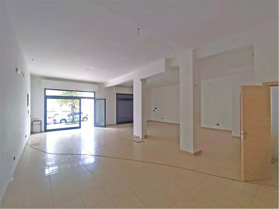 Immagine 4 di Laboratorio in affitto  in Estramurake G. B. Molignani 39 a Acquaviva Delle Fonti