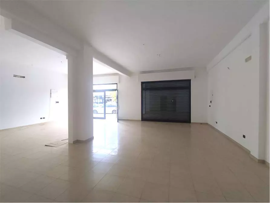 Immagine 5 di Laboratorio in affitto  in Estramurake G. B. Molignani 39 a Acquaviva Delle Fonti