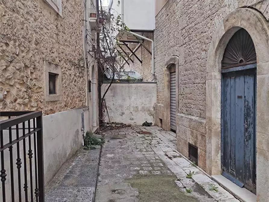 Immagine 9 di Negozio in affitto  in Piazza Vittorio Emanuele II 45 a Acquaviva Delle Fonti