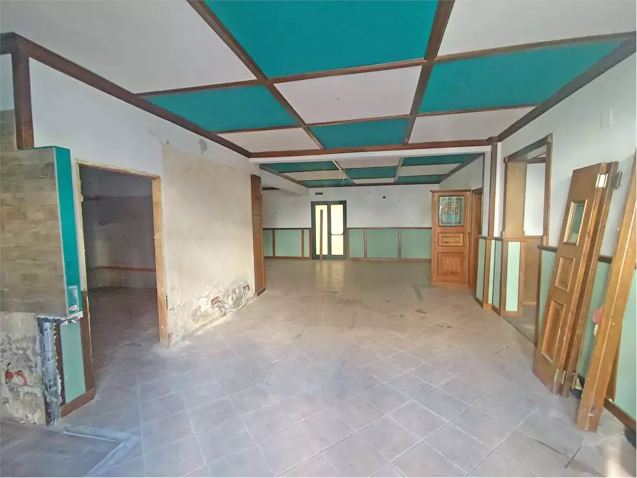 Immagine 2 di Negozio in affitto  in Via Nicola Scalera 21 a Acquaviva Delle Fonti