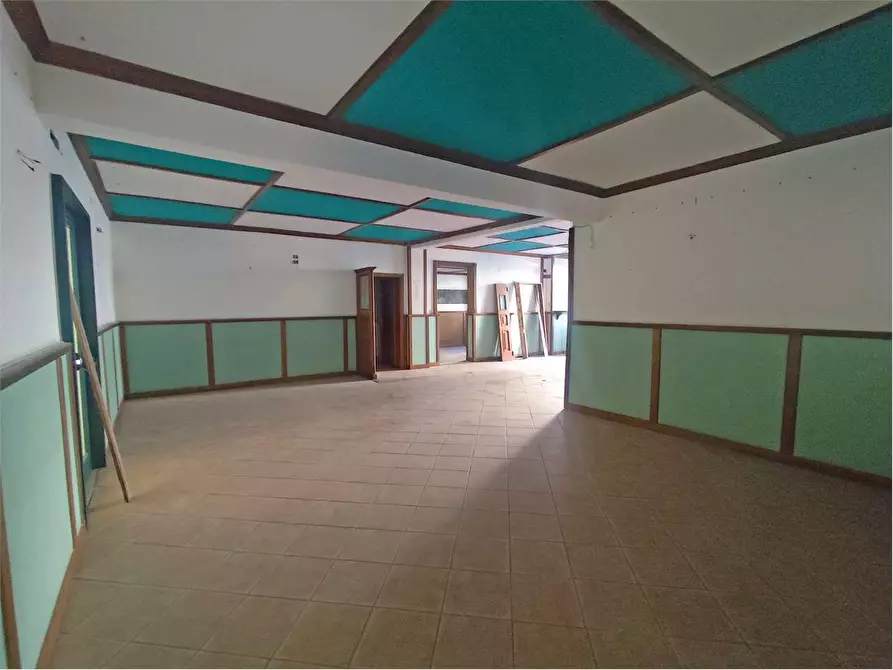 Immagine 5 di Negozio in affitto  in Via Nicola Scalera 21 a Acquaviva Delle Fonti
