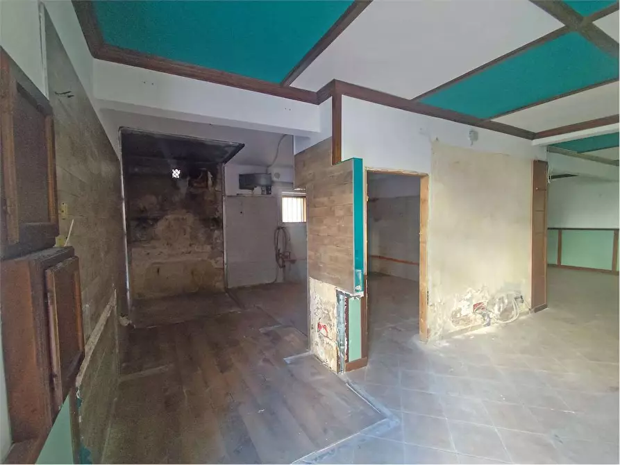 Immagine 6 di Negozio in affitto  in Via Nicola Scalera 21 a Acquaviva Delle Fonti