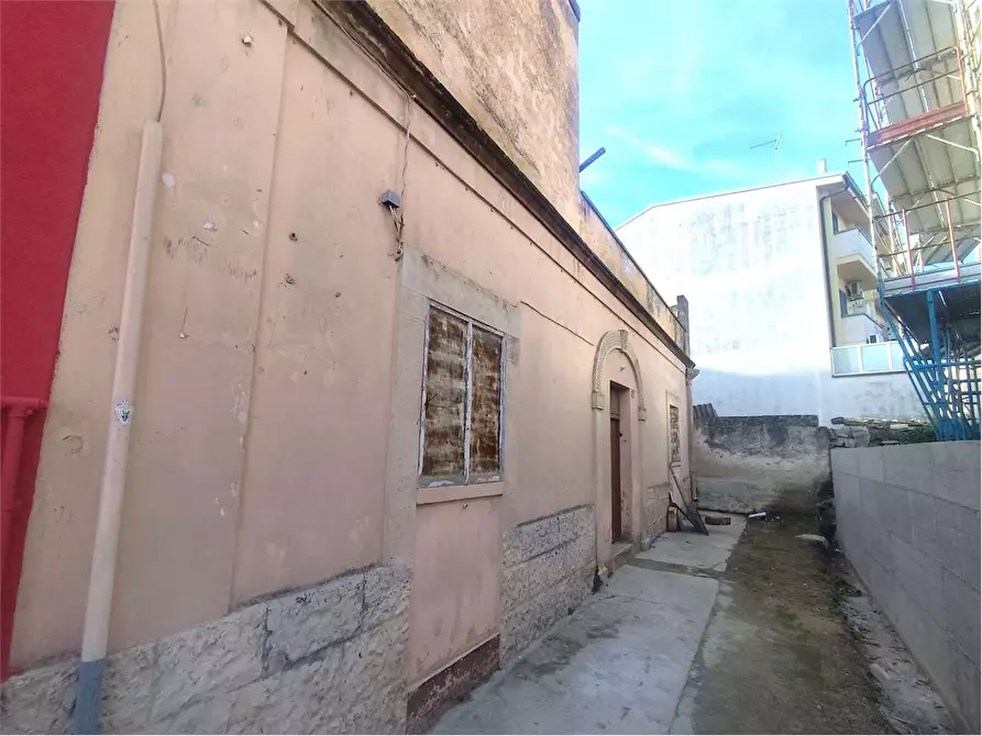 Immagine 3 di Casa indipendente in vendita  in Piazza Galileo Galilei 28 a Cassano Delle Murge