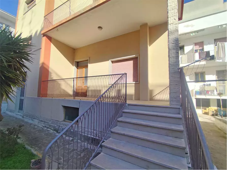 Immagine 5 di Stabile in vendita  in Via Orazio Marcellino 1 a Acquaviva Delle Fonti