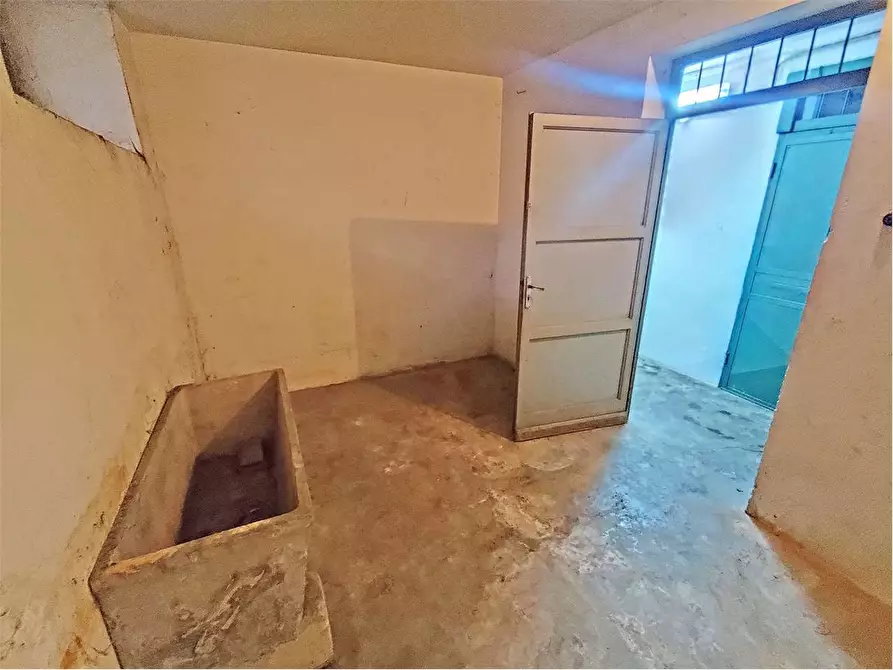 Immagine 15 di Trilocale in vendita  in Via Don Cesare Franco 71 a Acquaviva Delle Fonti