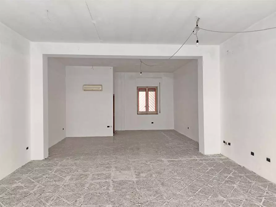 Immagine 3 di Negozio in affitto  in Estramurale San Pietro 89 a Acquaviva Delle Fonti