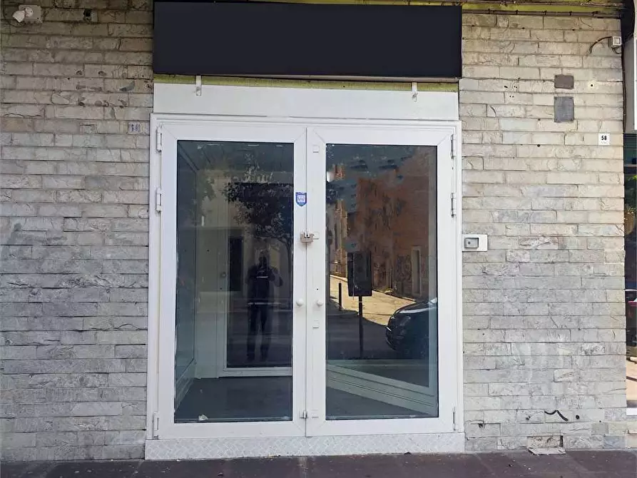 Immagine 3 di Negozio in vendita  in Via Roma 60 a Acquaviva Delle Fonti