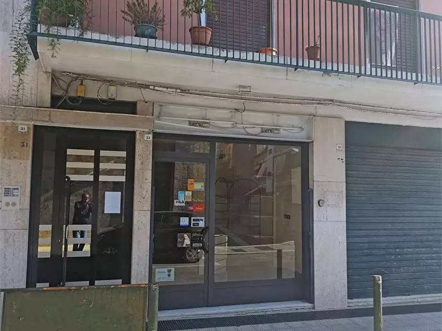 Immagine 3 di Negozio in affitto  in Via Monsignor Cirielli 33 a Acquaviva Delle Fonti