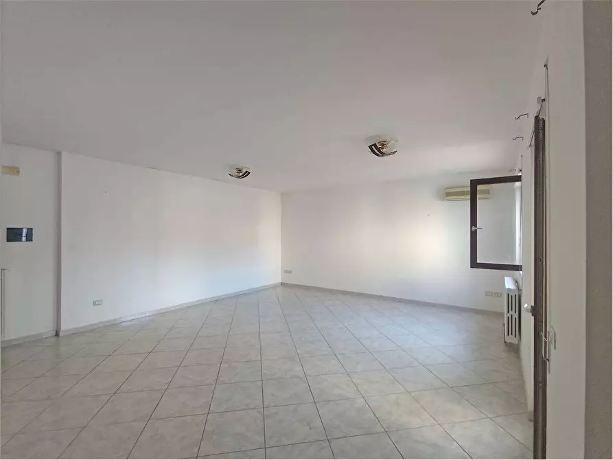 Immagine 6 di Trilocale in vendita  in Via Gaetano Salvemini 19 a Acquaviva Delle Fonti