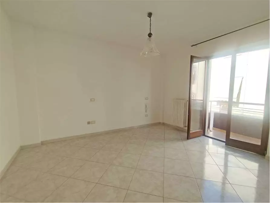 Immagine 10 di Trilocale in vendita  in Via Gaetano Salvemini 19 a Acquaviva Delle Fonti