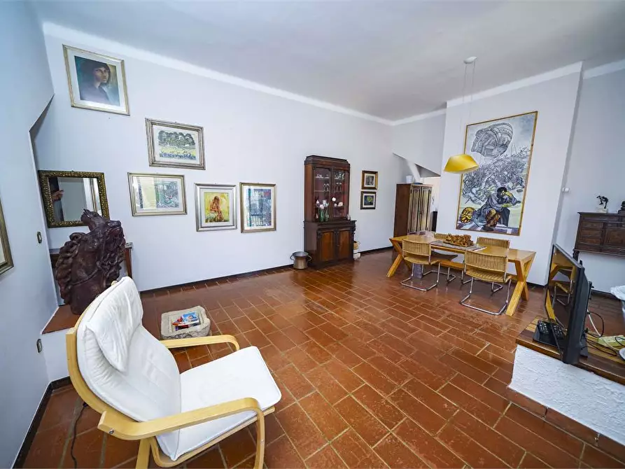 Immagine 2 di Casa indipendente in vendita  a Acquaviva Delle Fonti