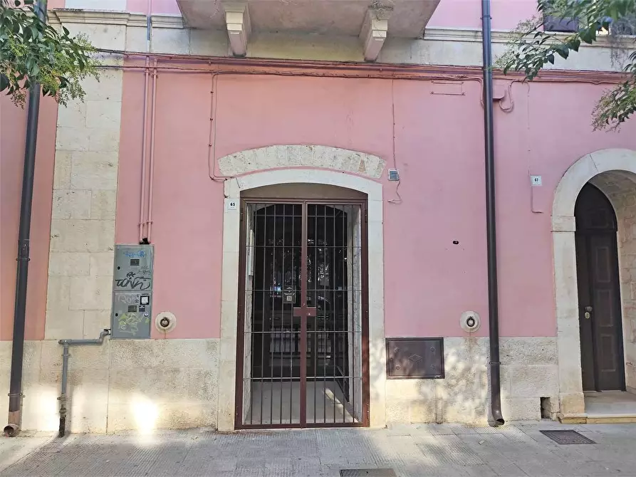 Immagine 3 di Negozio in affitto  in Via Roma 65 a Acquaviva Delle Fonti