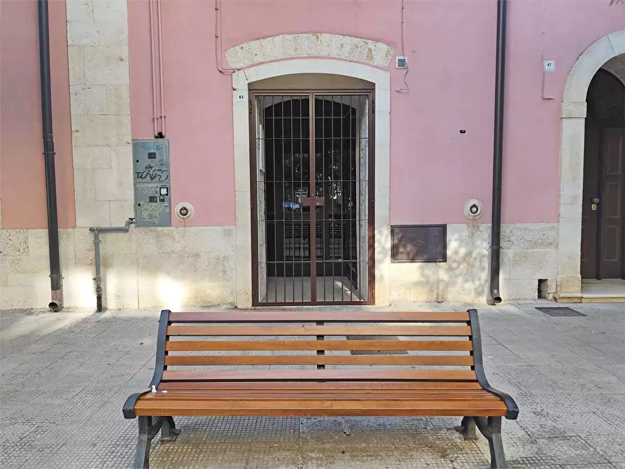 Immagine 1 di Negozio in affitto  in Via Roma 65 a Acquaviva Delle Fonti