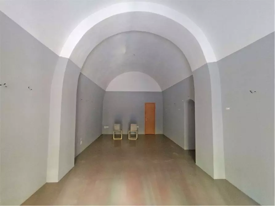 Immagine 4 di Negozio in affitto  in Via Roma 65 a Acquaviva Delle Fonti