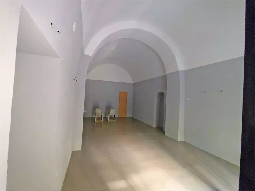 Immagine 6 di Negozio in affitto  in Via Roma 65 a Acquaviva Delle Fonti