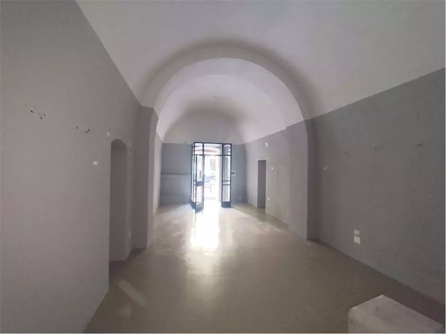 Immagine 5 di Negozio in affitto  in Via Roma 65 a Acquaviva Delle Fonti
