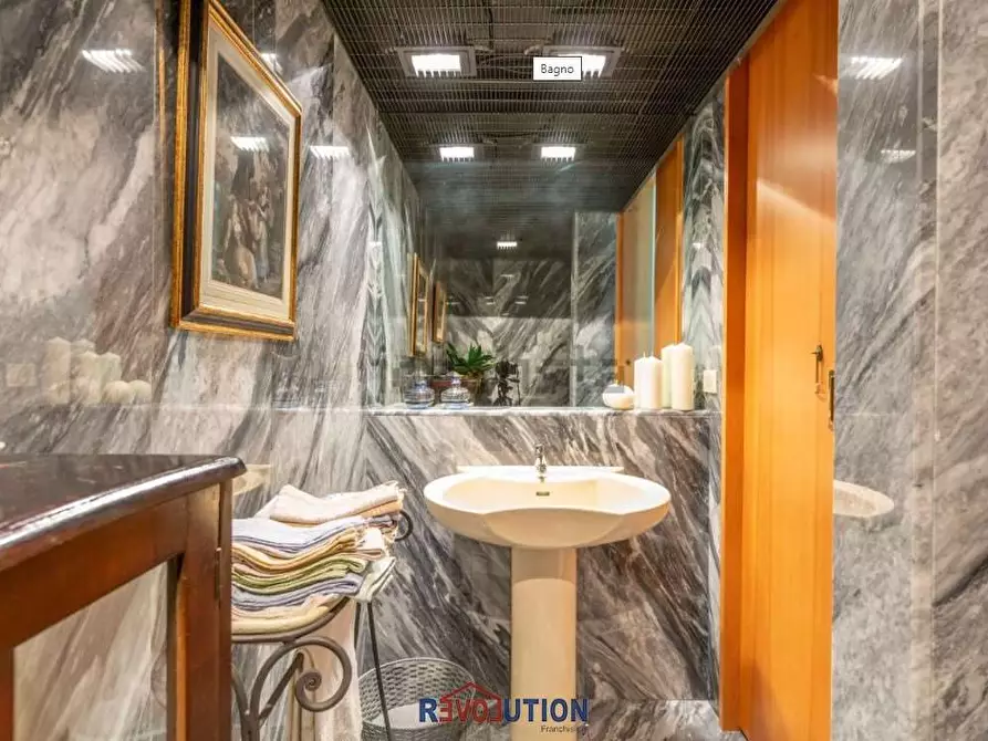 Immagine 21 di Villa in vendita  in Uppiano a Città Di Castello