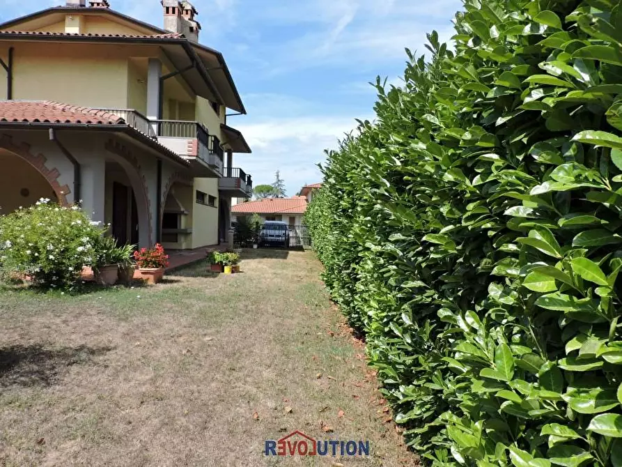 Immagine 13 di Villa in vendita  in Viale Italia a San Giustino