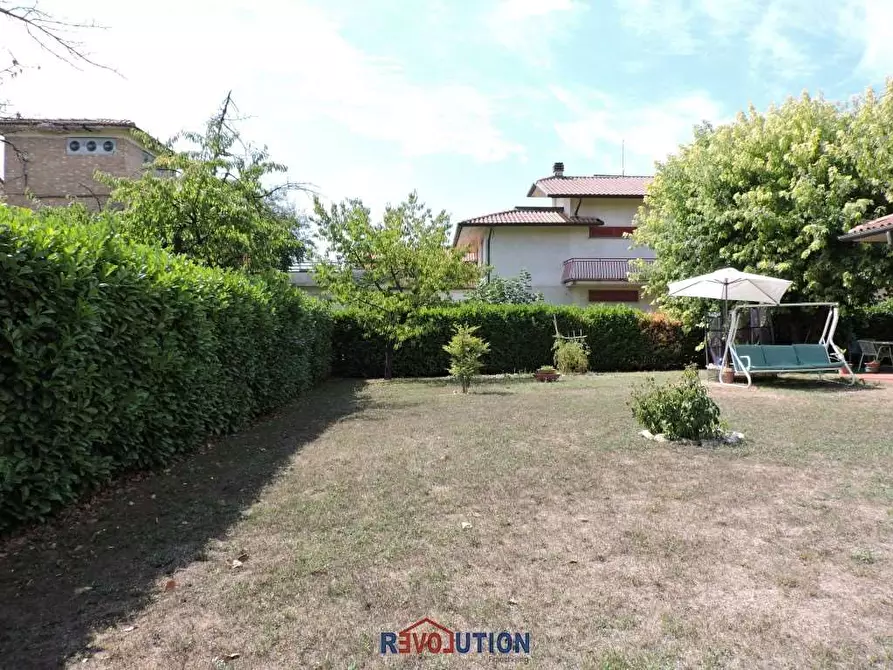 Immagine 14 di Villa in vendita  in Viale Italia a San Giustino