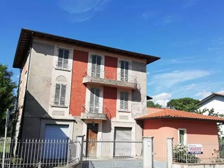 Immagine 1 di Villa in vendita  in Lerchi a Citta' Di Castello