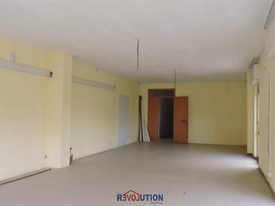 Immagine 6 di Ufficio in vendita  in Via Morandi  a Umbertide