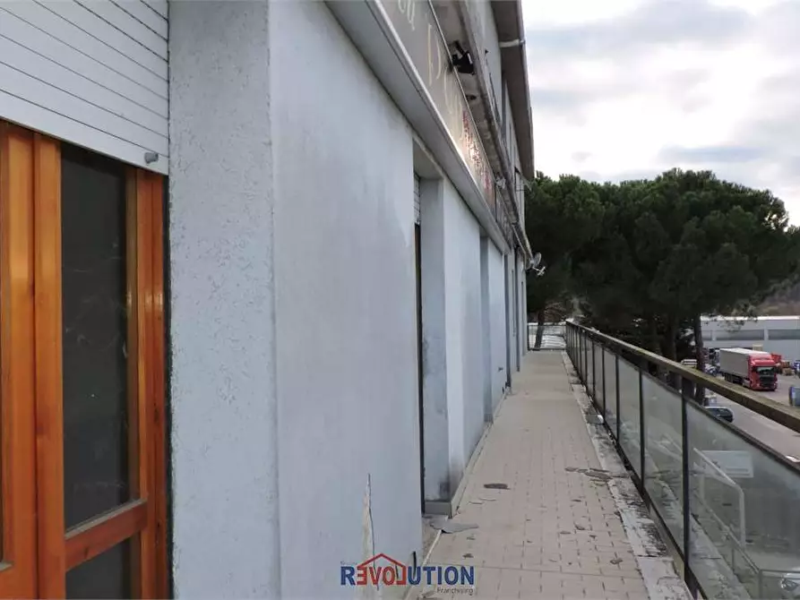 Immagine 10 di Ufficio in vendita  in Via Morandi  a Umbertide