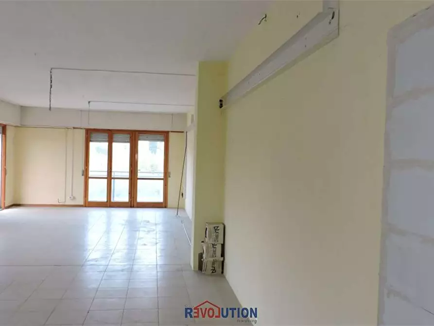 Immagine 12 di Ufficio in vendita  in Via Morandi  a Umbertide