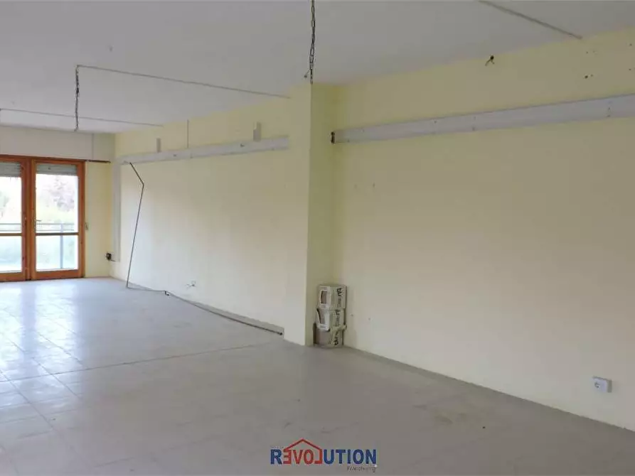 Immagine 13 di Ufficio in vendita  in Via Morandi  a Umbertide