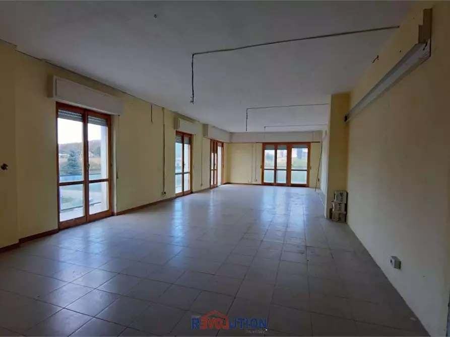 Immagine 22 di Ufficio in vendita  in Via Morandi  a Umbertide