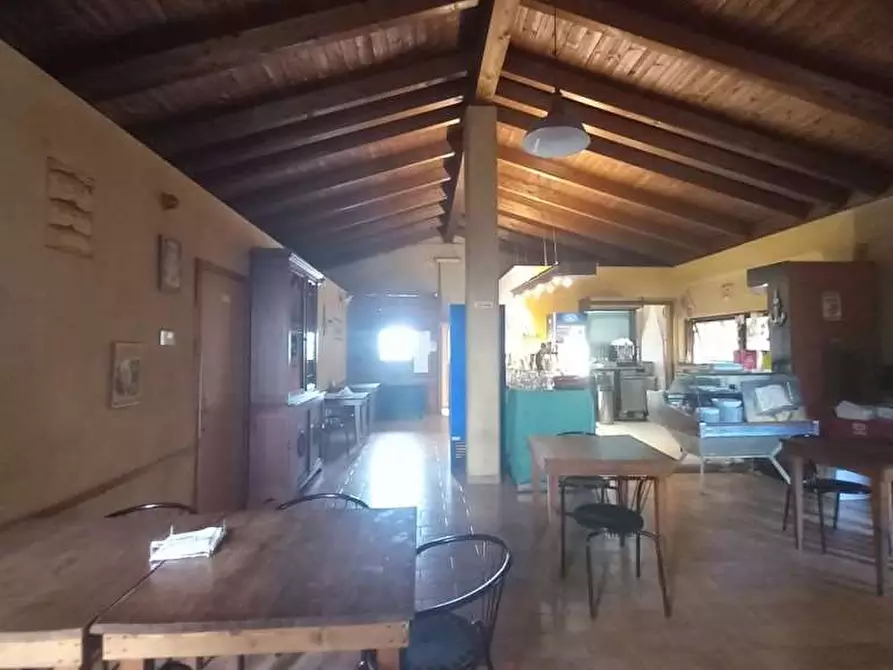 Immagine 9 di Laboratorio in vendita  in Località Capanne a San Giustino