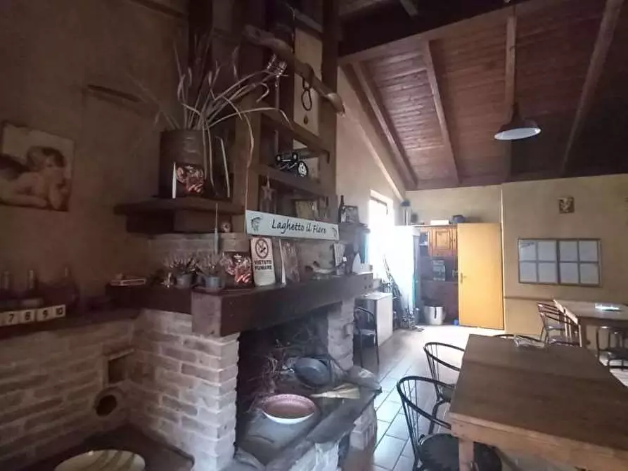 Immagine 14 di Laboratorio in vendita  in Località Capanne a San Giustino
