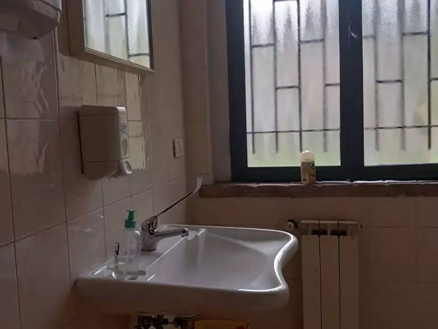 Immagine 15 di Laboratorio in vendita  in Località Capanne a San Giustino