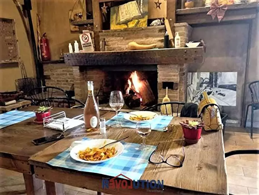 Immagine 33 di Laboratorio in vendita  in Località Capanne a San Giustino