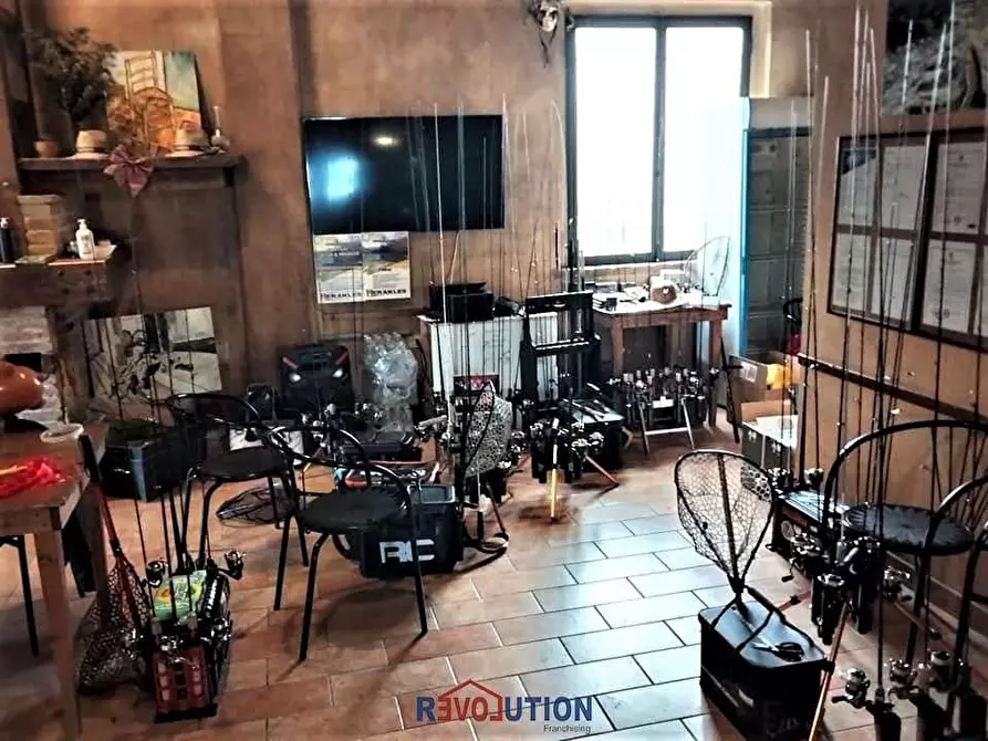 Immagine 34 di Laboratorio in vendita  in Località Capanne a San Giustino