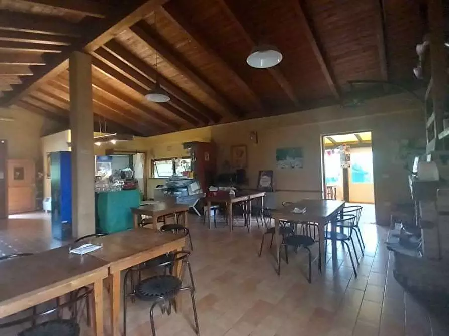 Immagine 40 di Laboratorio in vendita  in Località Capanne a San Giustino