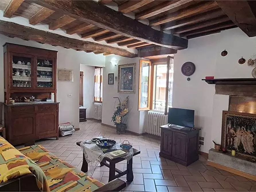 Immagine 10 di Appartamento in vendita  in via Vittorio Veneto a Umbertide