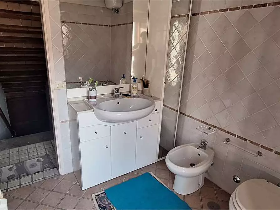 Immagine 22 di Appartamento in vendita  in via Vittorio Veneto a Umbertide