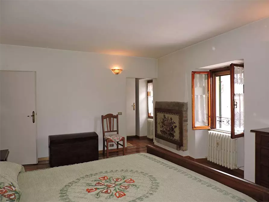 Immagine 38 di Appartamento in vendita  in via Vittorio Veneto a Umbertide