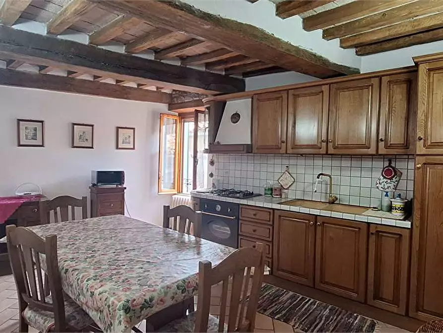 Immagine 8 di Appartamento in vendita  in via Vittorio Veneto a Umbertide