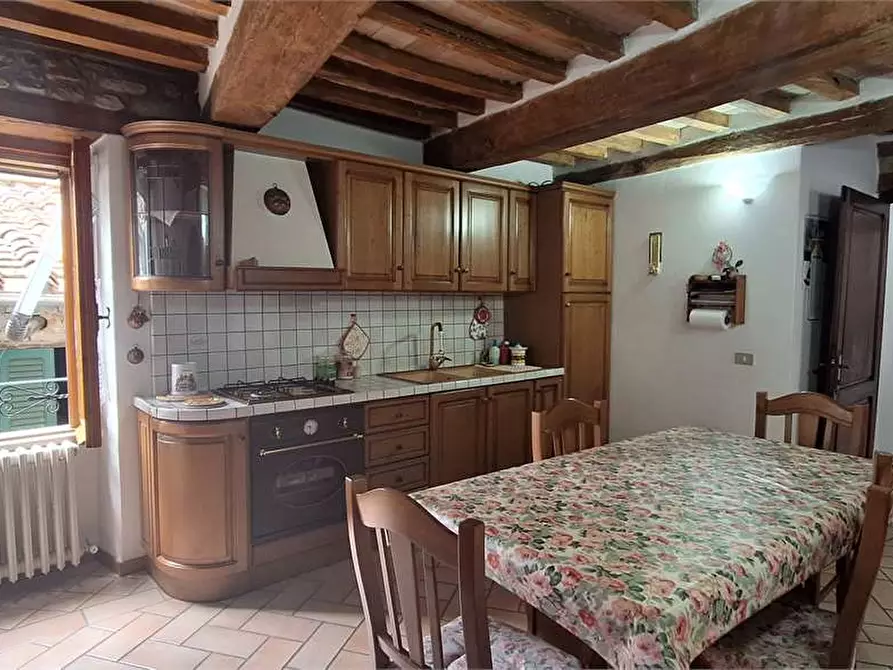 Immagine 6 di Appartamento in vendita  in via Vittorio Veneto a Umbertide