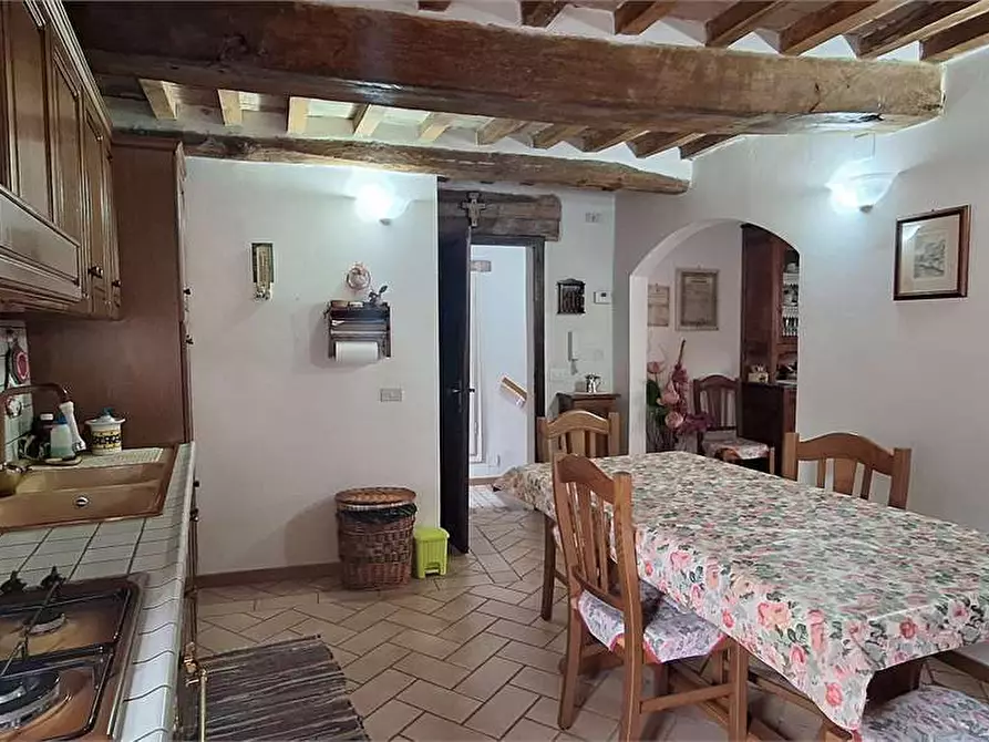 Immagine 5 di Appartamento in vendita  in via Vittorio Veneto a Umbertide