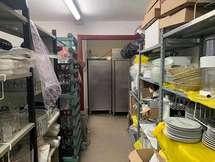 Immagine 31 di Negozio in vendita  in Via Aldo Bologni a Città Di Castello