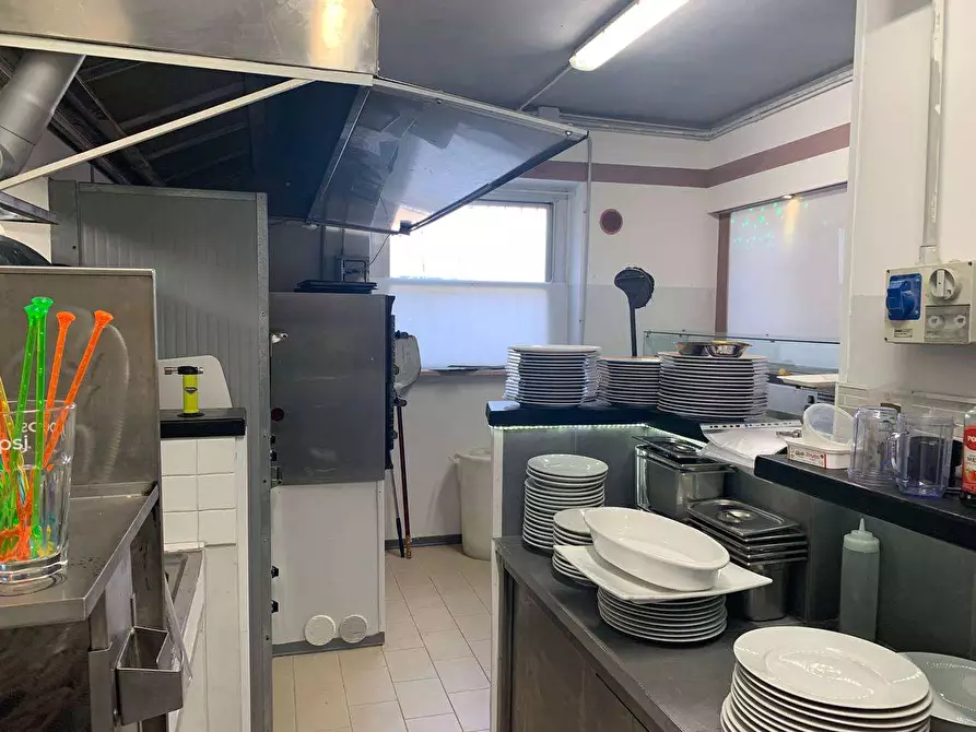 Immagine 27 di Negozio in vendita  in Via Aldo Bologni a Città Di Castello