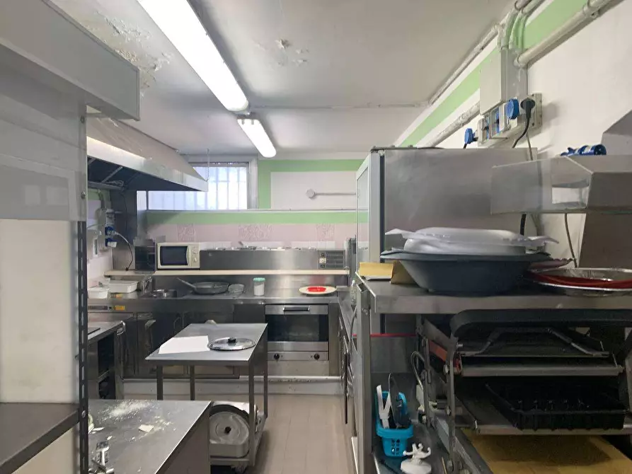 Immagine 25 di Negozio in vendita  in Via Aldo Bologni a Città Di Castello