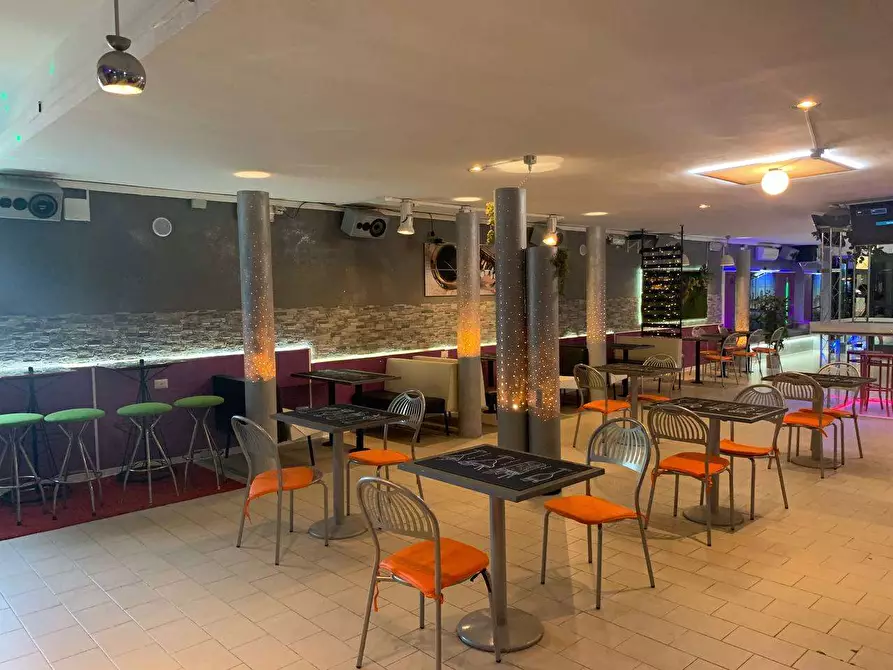 Immagine 16 di Negozio in vendita  in Via Aldo Bologni a Città Di Castello