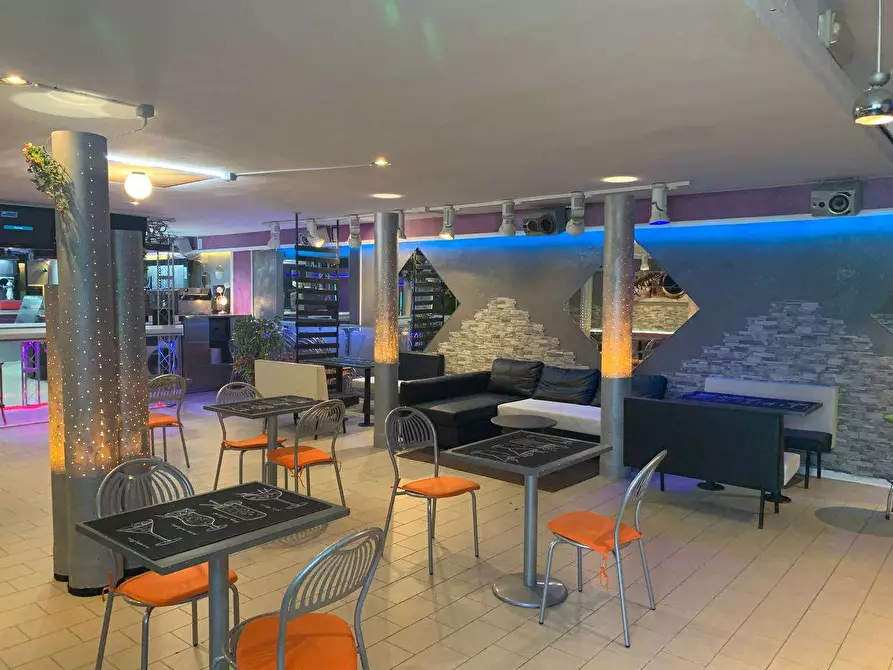 Immagine 17 di Negozio in vendita  in Via Aldo Bologni a Città Di Castello