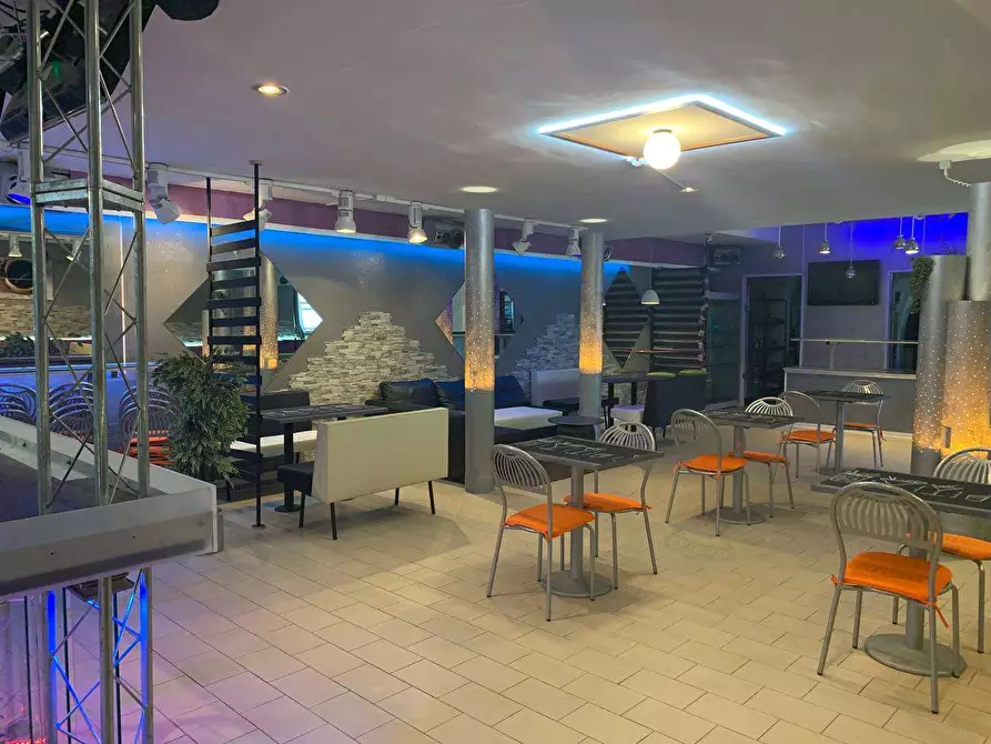 Immagine 20 di Negozio in vendita  in Via Aldo Bologni a Città Di Castello