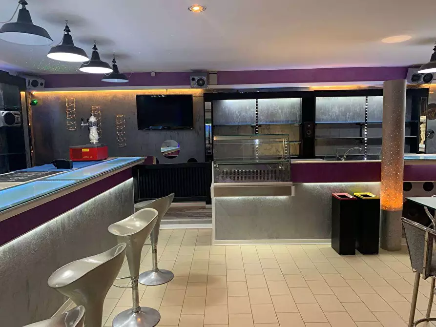 Immagine 9 di Negozio in vendita  in Via Aldo Bologni a Città Di Castello