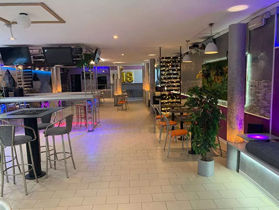 Immagine 10 di Negozio in vendita  in Via Aldo Bologni a Città Di Castello